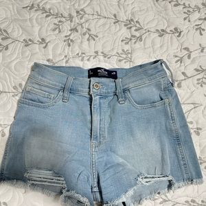 Hollister high rise short 3”